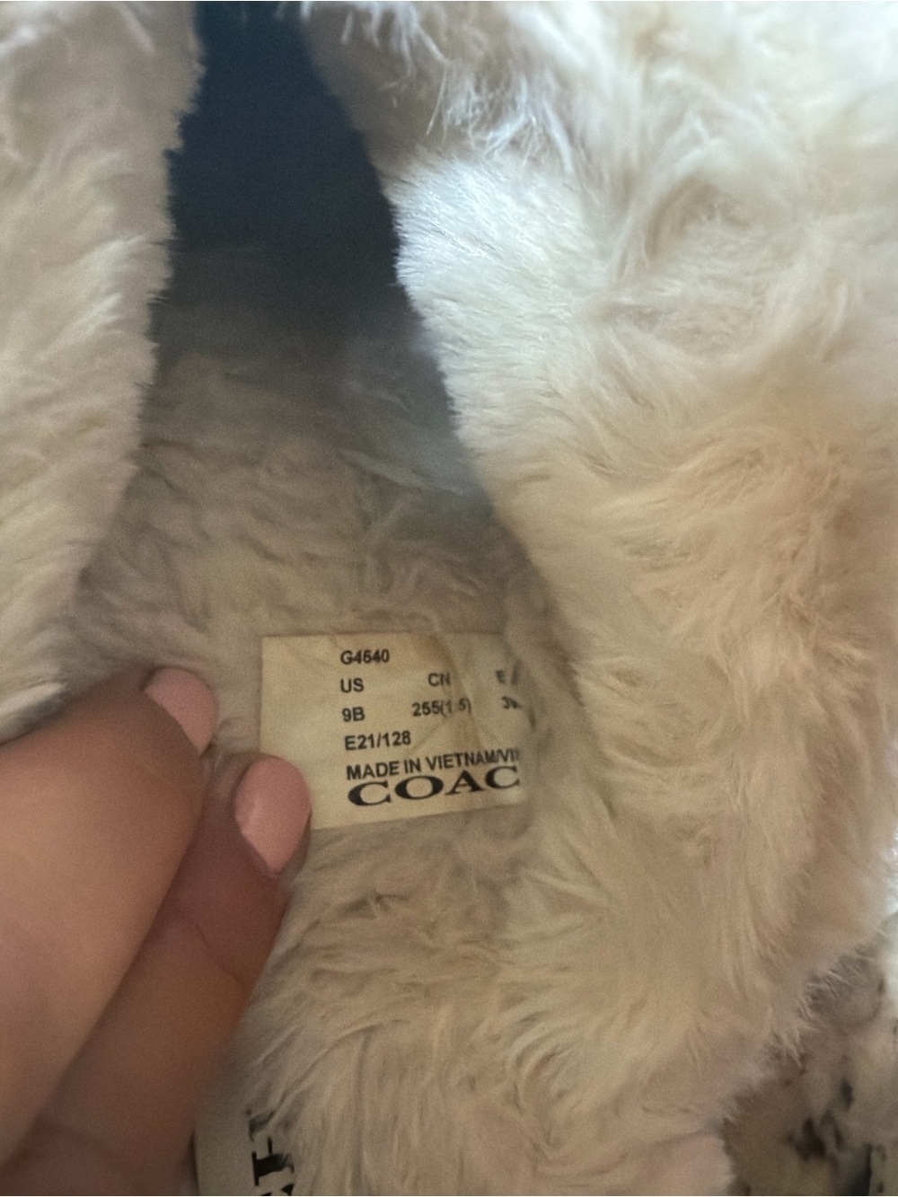 Coach Signature Faux Fur Scuff Slippers Khaki Chalk US 9B Women - Picture 5 of 7